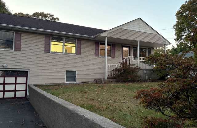 28 McGaw Ave - 28 McGaw Avenue, Lake Grove, NY 11755