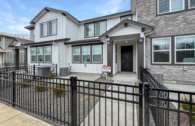 Brand New Pet Friendly 3 Bedroom Home in Skyview Eagle – Community Pool  Near Eagle Island State Park photos photos