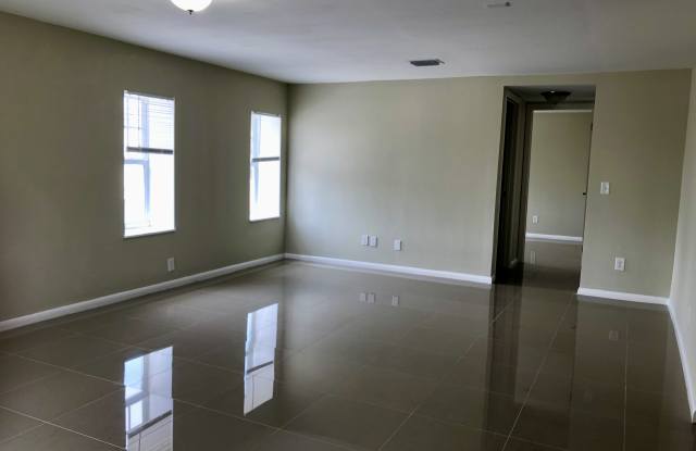 800 N Sapodilla Ave Apt A Gallery 4