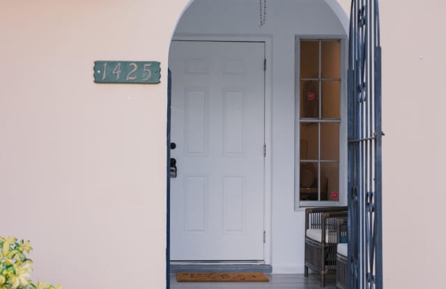 1425 Riverside Circle Gallery 3