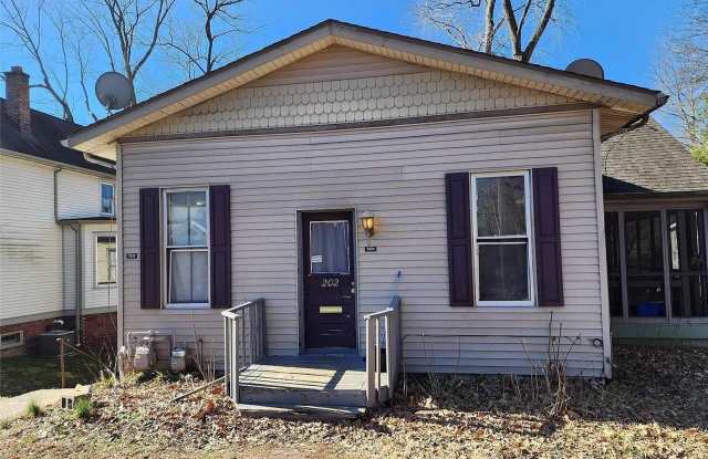 202 N WABASH Avenue - 202 Wabash Avenue, Belleville, IL 62220