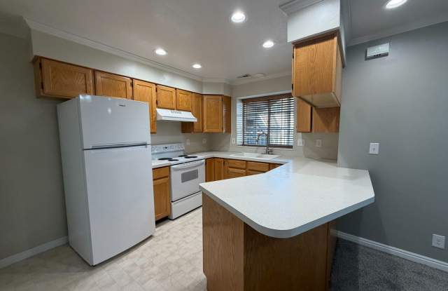 Looking for a New Place in Ogden? Get 3 Weeks Rent Free! | 2 Bed • 1.5 Bath Condo Gallery 1
