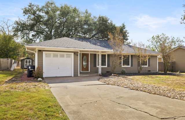 AVAILABLE NOW--- 3 Bed, 1.5 Bath in Eastgate - 510 Brooks Avenue, College Station, TX 77840