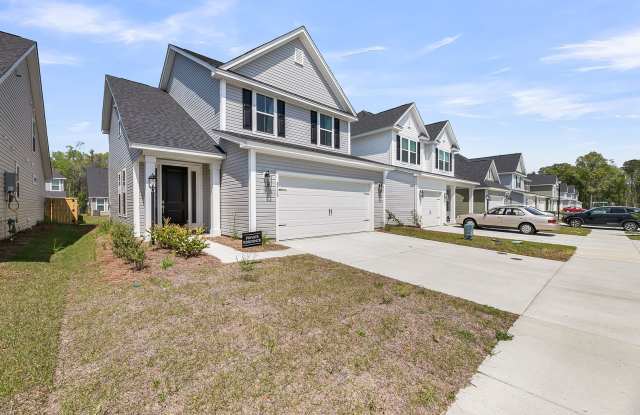 Beautiful 3 bedroom 2.5 bathroom two story home available in North Charleston! Gallery 3