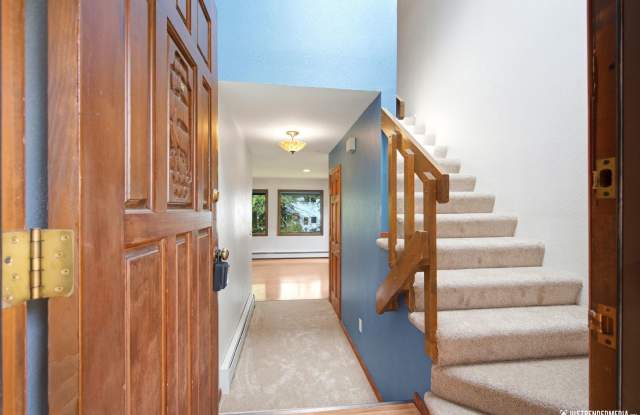 Cozy Eagle River Home with Backyard Trails! Gallery 4