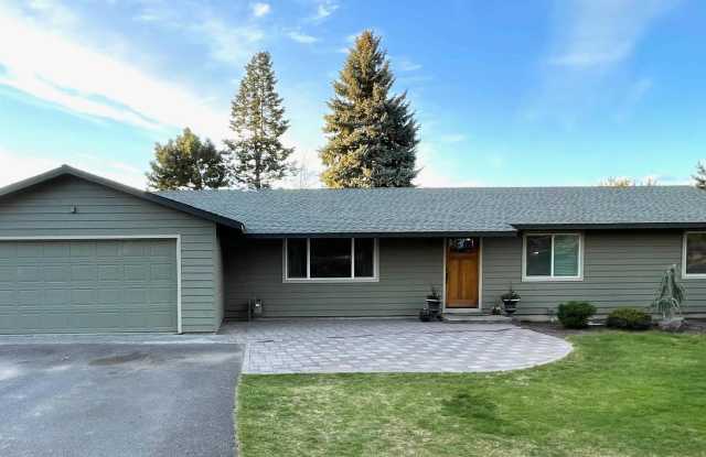 Ranch Style Northeast Bend 3 BR - 2 BA w/ Bonus Detached office photos photos