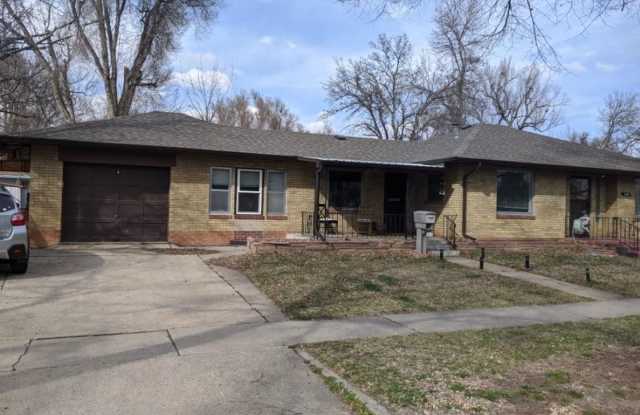 400 Longs Peak Ave photos photos