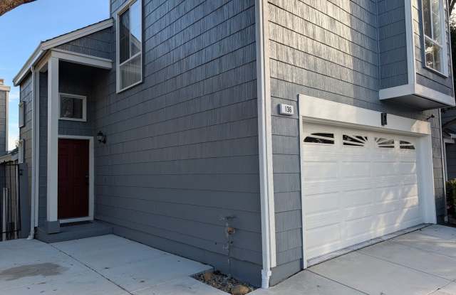 Nice 3 Bedroom/2 Bath Vallejo Home - Crystal Pointe Gallery 1