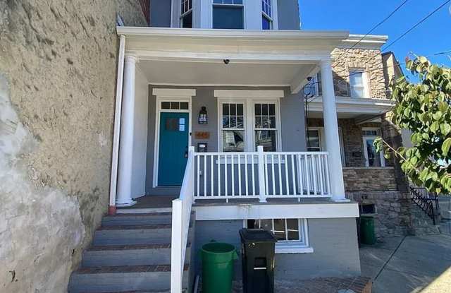 Stylish 3-Bedroom 2.5 Bath Available in Lancaster City photos photos