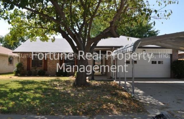 405 Oak Ridge Place - 405 Oak Ridge Place, Grand Prairie, TX 75052