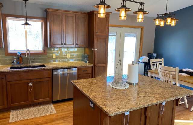 8279 Jeffery Ave S - 8279 Jeffery Avenue South, Cottage Grove, MN 55016