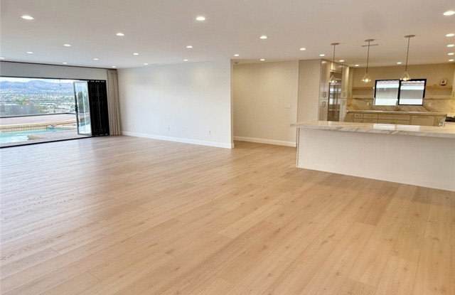 5219 East Gatewood Lane Gallery 3