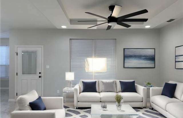 5517 N Crown Point Gallery 2