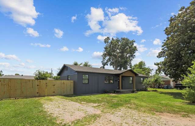 Newly Remodeled Bentonville Home Gallery 3