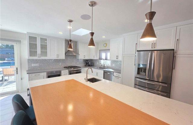 23400 Collins Street photos photos