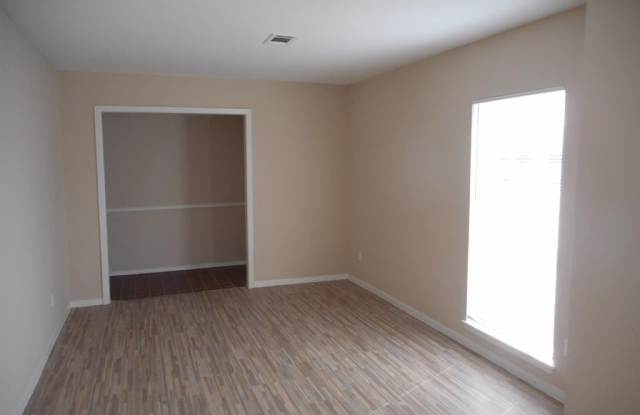 9014 TROULON DRIVE Gallery 3