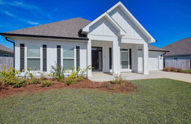 Spacious 5BR Forest Bay Estates Home with Chef’s Kitchen & Private Backyard Retreat photos photos