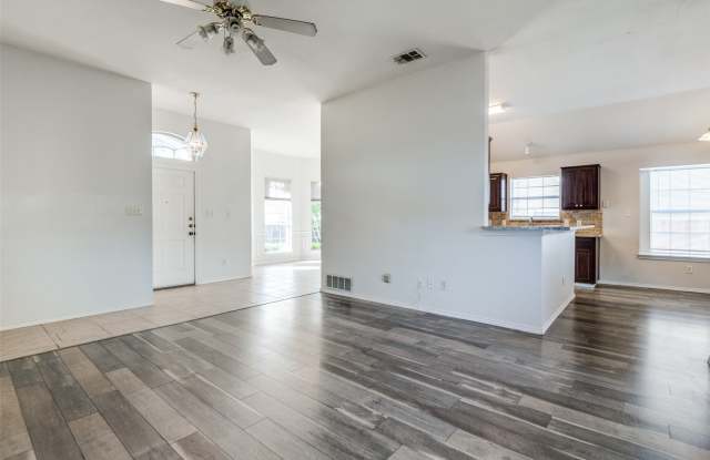 4500 Saddlebrook Drive Gallery 4