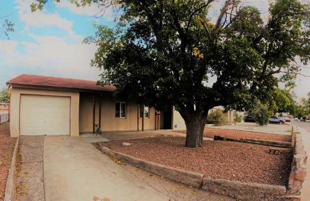 Cute 3/1 close to Shopping - 1705 Walden Drive, Las Cruces, NM 88001 Cute 3/1 close to Shopping - 1705 Walden Drive, Las Cruces, NM 88001