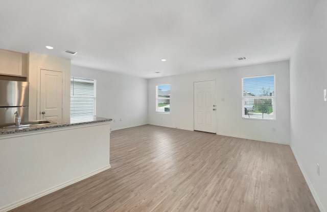 13846 Llama Pl Gallery 4