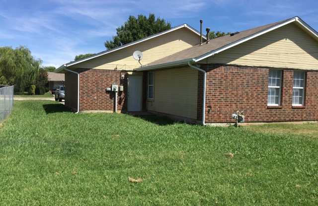 Remodeled 4 bedroom, 2 bath - Moore Schools photos photos