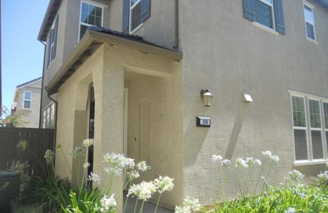 200 Talmont Circle Gallery 2