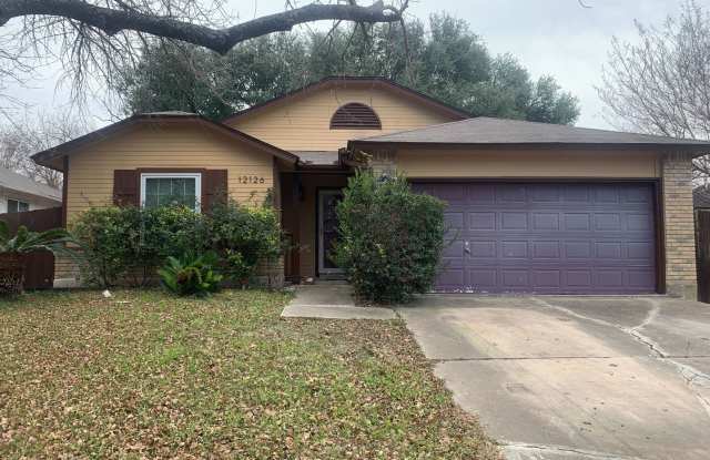 *COMING SOON* Spacious 4-Bedroom Home with Hot Tub & Fenced Yard! Gallery 1