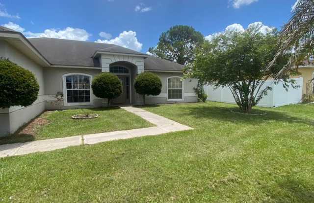 Perfectly Priced! Basic Cable  Internet Included! 4 Bed 2 Bath Ranch! photos photos