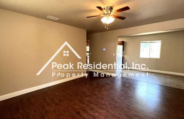 Wonderful Orangevale 3bd/1ba Duplex with 1 Car Garage Gallery 4