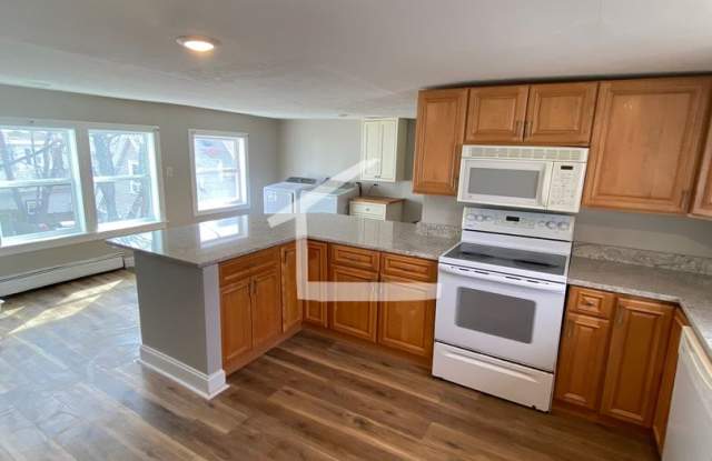 Huge 3 bed unit near Tenean Beach with parking included! photos photos