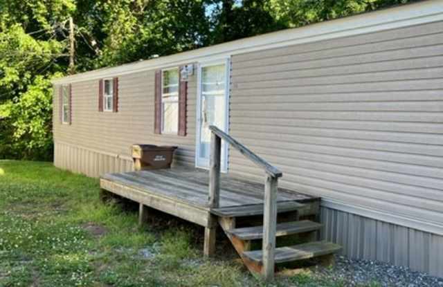 106 Davis Street - 106 Davis Street, Lincolnton, NC 28092