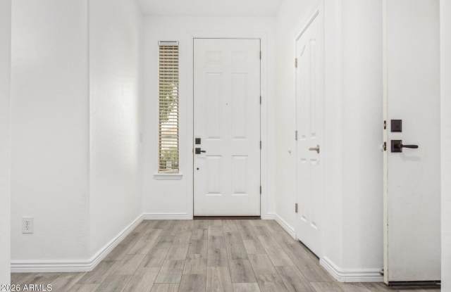 33002 N PEBBLE CREEK Drive Gallery 4