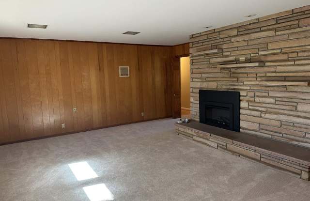 102 Jones Valley Drive Gallery 3
