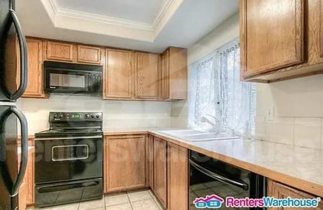 404 10th St - 404 10th Street, Kirkland, WA 98033