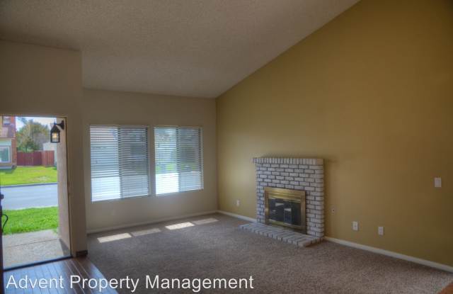 4464 White Pine Way Gallery 4