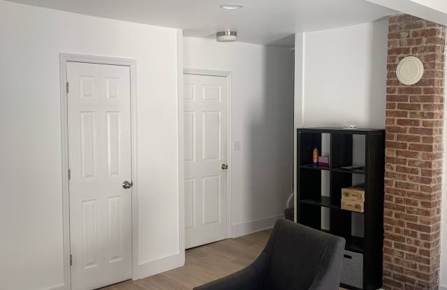 8 Warren Street - 4 photos photos
