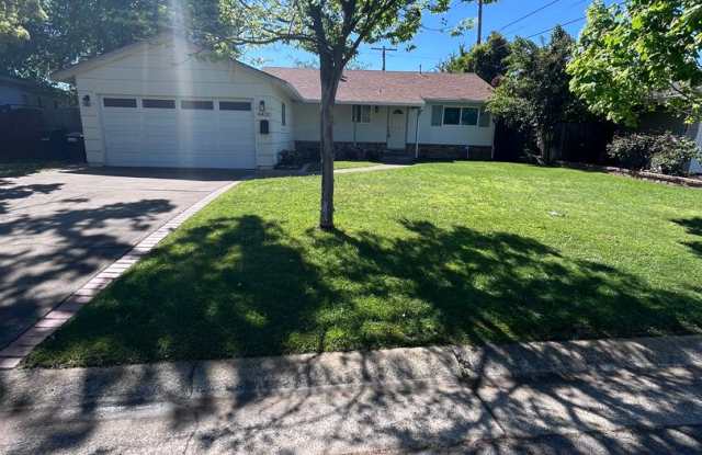 NICE UPDATED 3-BEDROOM HOME IN GARDEN OF THE GODS!! photos photos