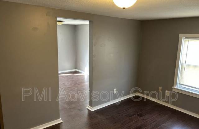323 1/2 SW Lindenwood Ave Gallery 2