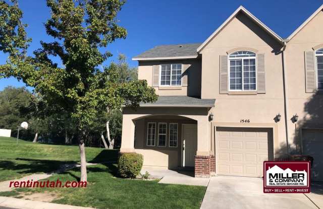 Cute Town House in gated community!! photos photos