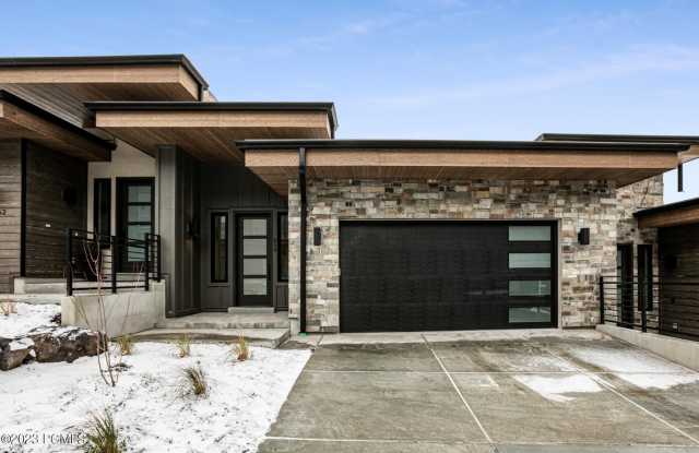 854 E Klaim Drive Gallery 1