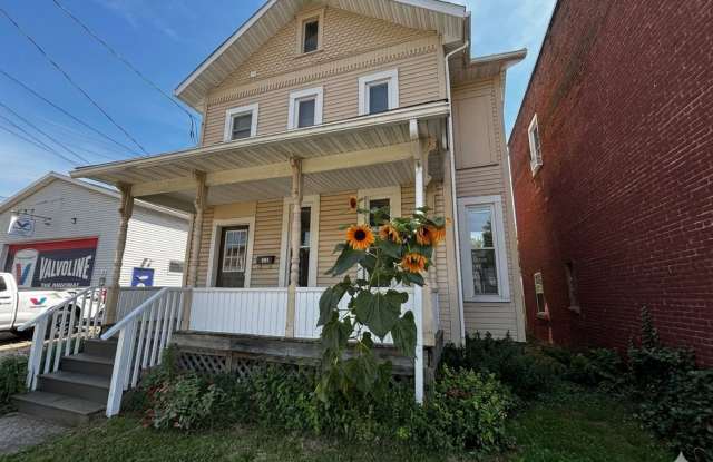 Charming Three Bedroom with Renovated Kitchen photos photos