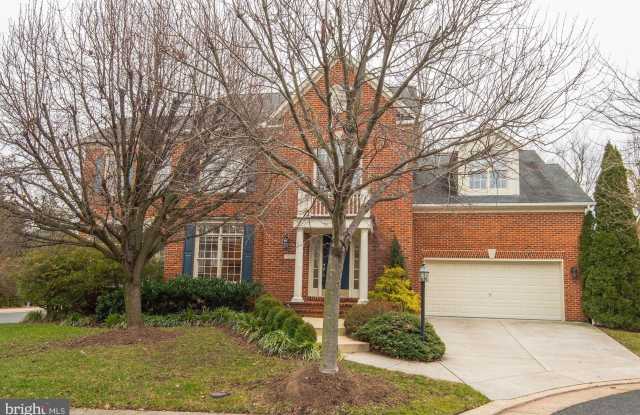 7951 BLITZ COURT - 7951 Blitz Court, Dunn Loring, VA 22027
