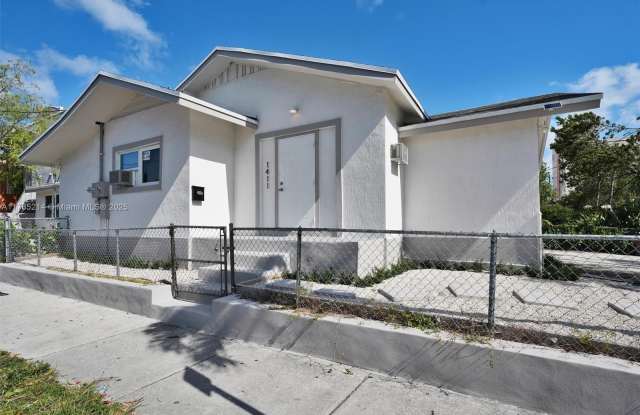 1411 SW 3rd st photos photos