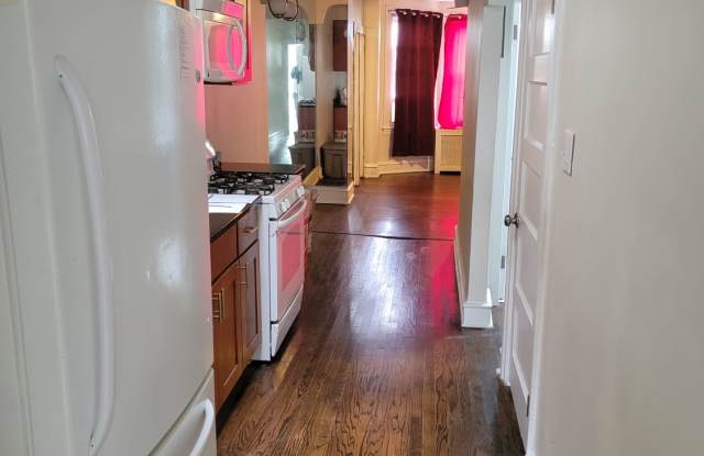 5424 Diamond Street Gallery 3