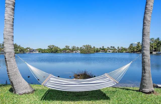 2541 NE 195th St photos photos