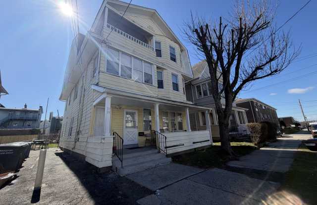 37-41 Jackson Avenue unit: 3 photos photos