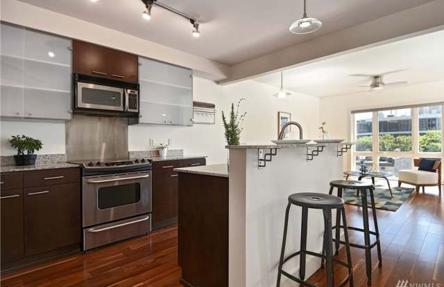 Spacious 1bd/1.5ba Condo in Belltown! photos photos