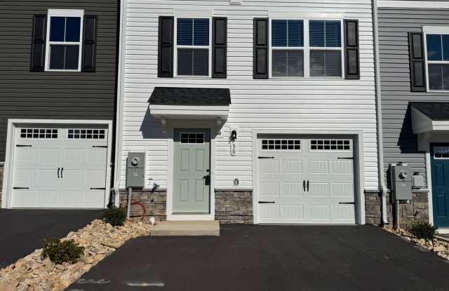 Brand-New 3-Bedroom Townhome in the Ridgeview Community Gallery 3