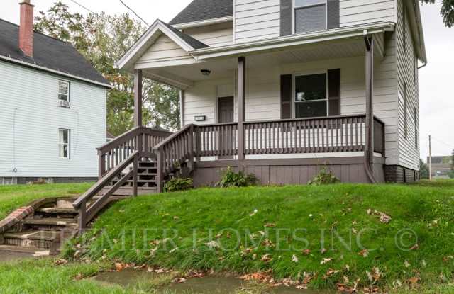 Beautifully renovated 3BR, 1BA home with a yard, porch, and pet-friendly! -1022 5th St SW Canton, OH Gallery 3
