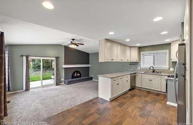 3360 Wolverine Drive Gallery 3